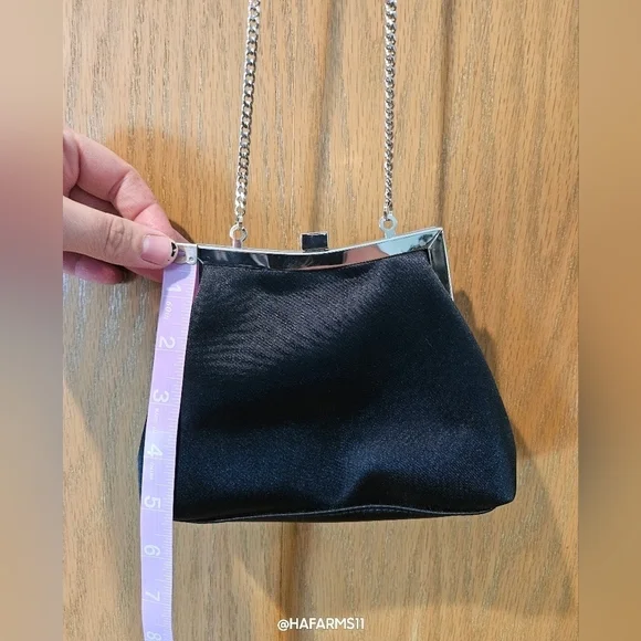 Cute Black Purse - Picture 3 of 9